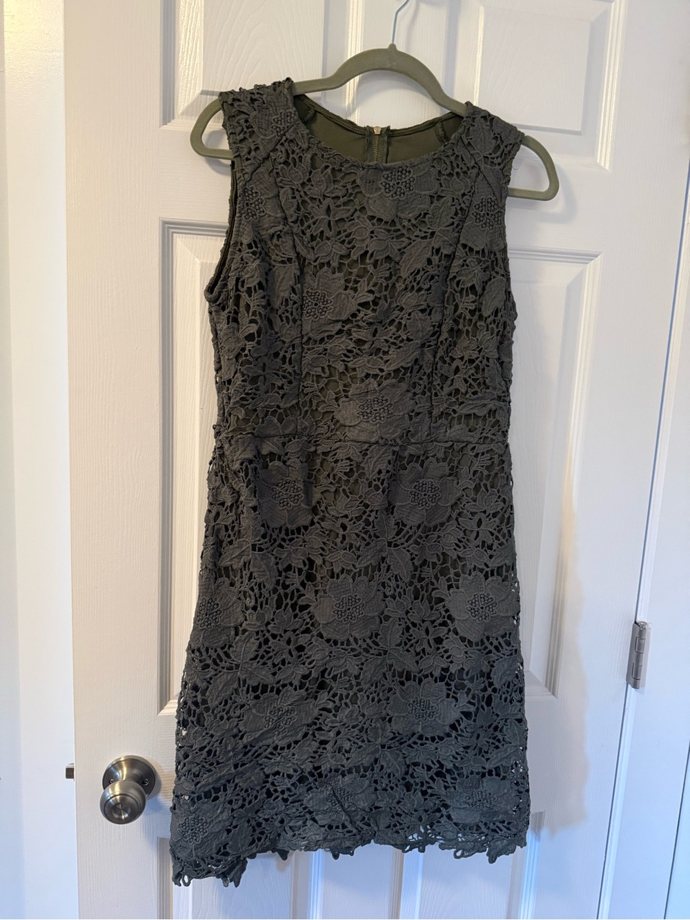 Ryan Michelle Sleeveless Lace Floral Dress 🫒
